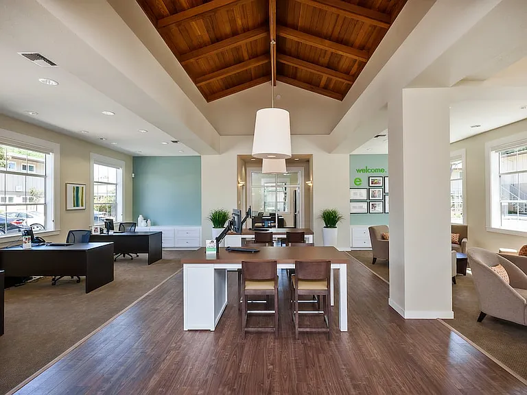 Leasing Center