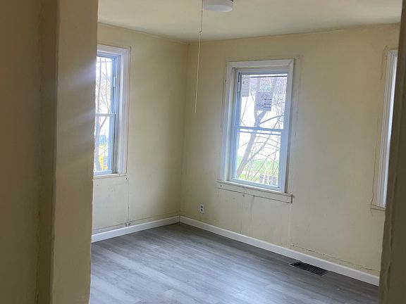 5th image of 29 Dickinson St
