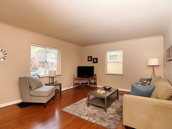 3rd image of 6238 Elbrook Ave