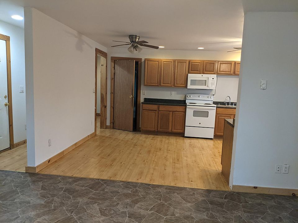 LIVING ROOM TO KITCHEN
