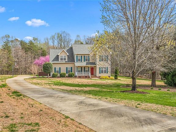 3rd image of 7702 Sorrel Run Ct