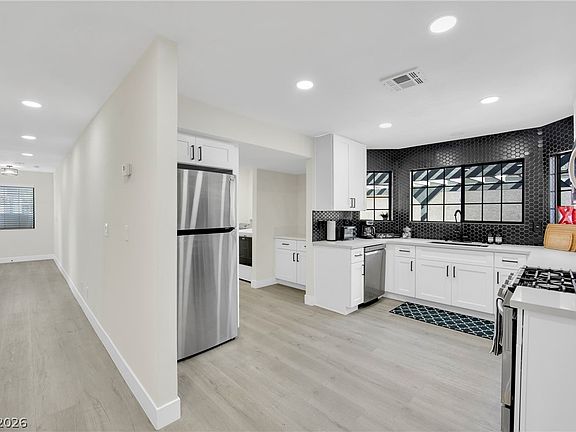 5th image of 3972 Tudur Ln