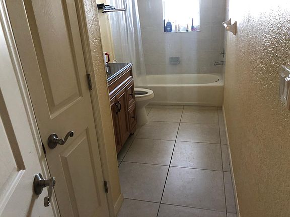 5th image of 440 W Tarpon Blvd NW