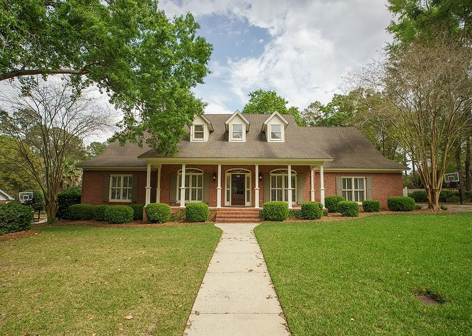 1st image of 1002 S Woodward Cir