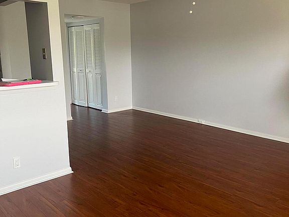 4th image of 359 Preston Way