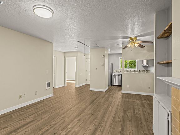 5th image of 603 SE 148th Ave