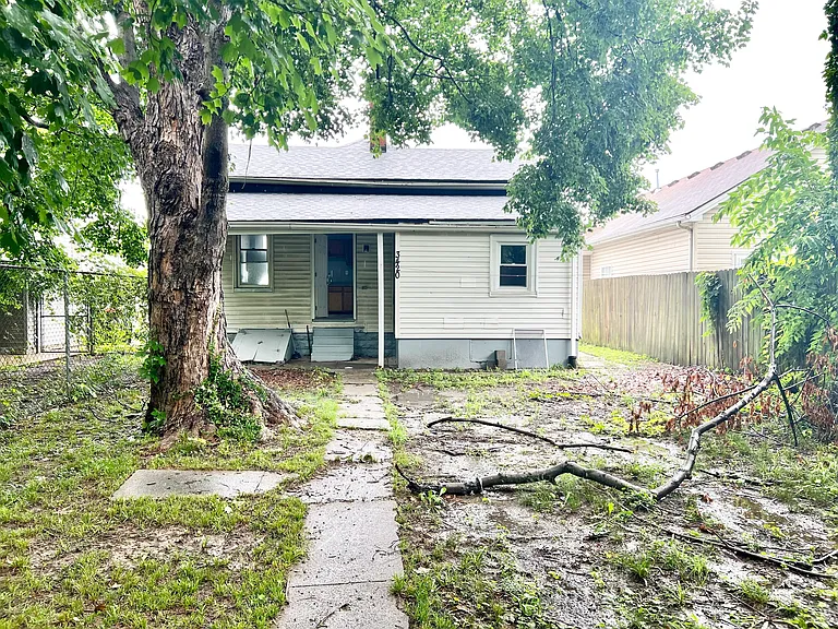3420 W Jefferson St — Photo 9