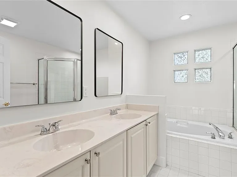 1119 Shipwatch Cir — Photo 38