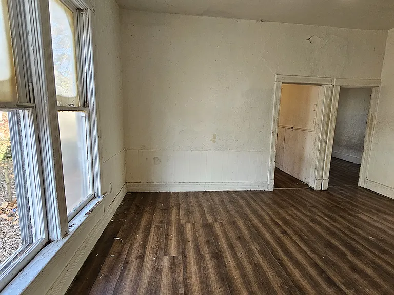 254 W Peoria Ave — Photo 3
