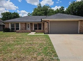 2414 NW Nottingham Rd, Lawton, OK 73505