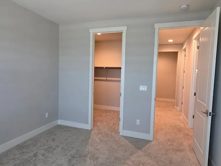 15724 Delmonico Ct — Photo 35