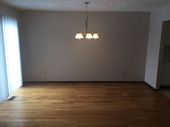 5th image of 1255 Chartwell Carriage Way N