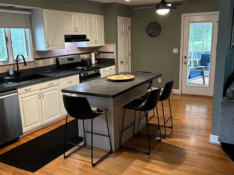 5 Montauk Ln #L — Photo 2