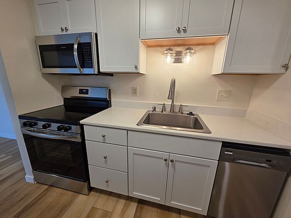 2nd image of 5022 Sheboygan Ave APT 15