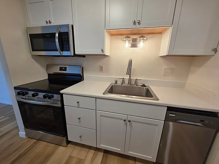 5022 Sheboygan Ave — Photo 2