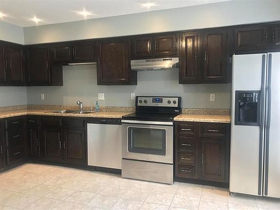5th image of 4028 Graham Oaks Ct #15