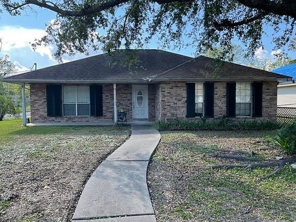 2nd image of 601 Camelia Ave