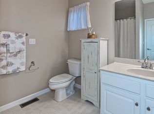 1050 Nottinghill Dr, O Fallon, IL 62269