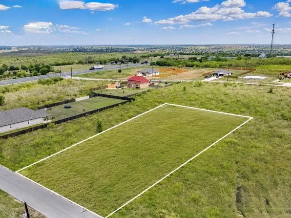 201 El Dorado Dr, Kyle, TX 78640