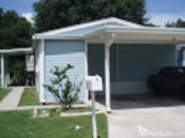 1st image of 426 Parkwood Estates Dr