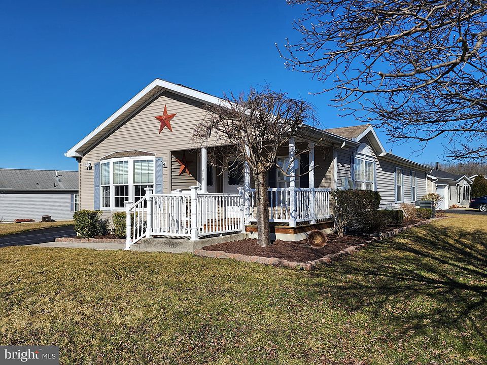 2nd image of 219 Persimmon Cir W #219