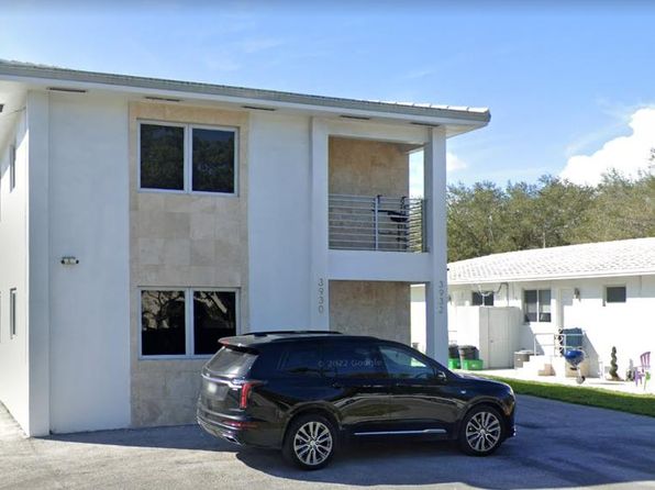 3932 Ponce De Leon Blvd