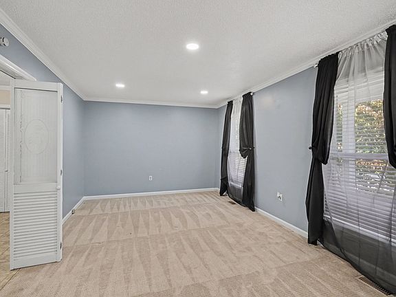 5th image of 3650 Shaw Rd