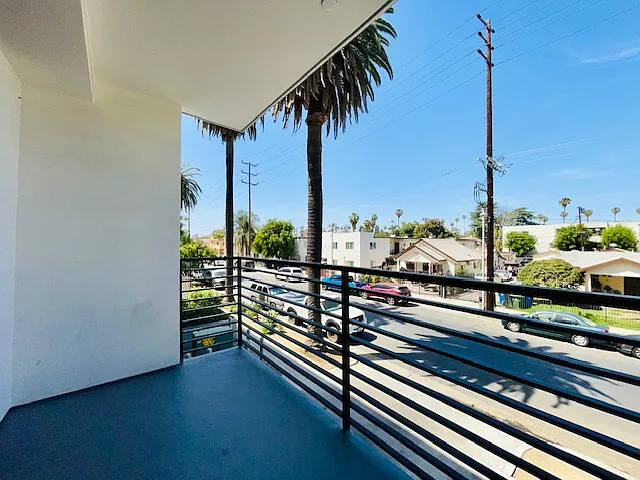 14612 Calvert St #202 — Photo 7