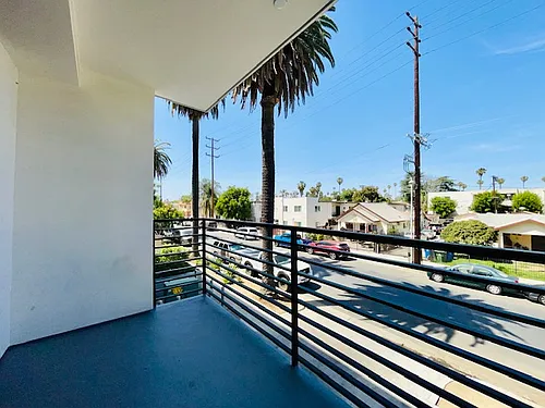14612 Calvert St #202 Photo 1