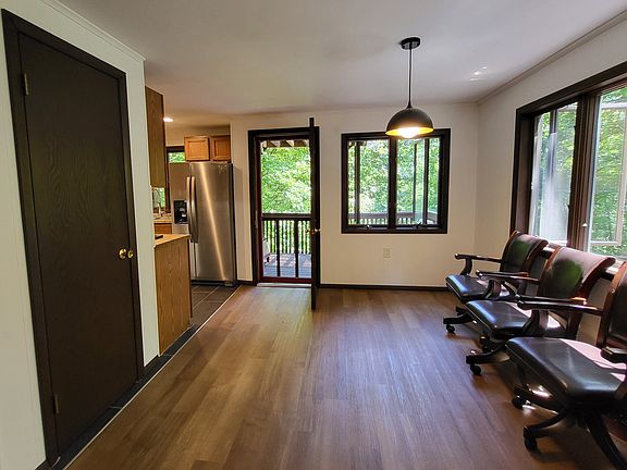 2nd image of 548 Clubhouse Dr