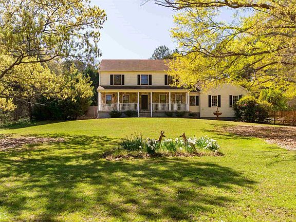 3rd image of 1875 Rockdale Cir