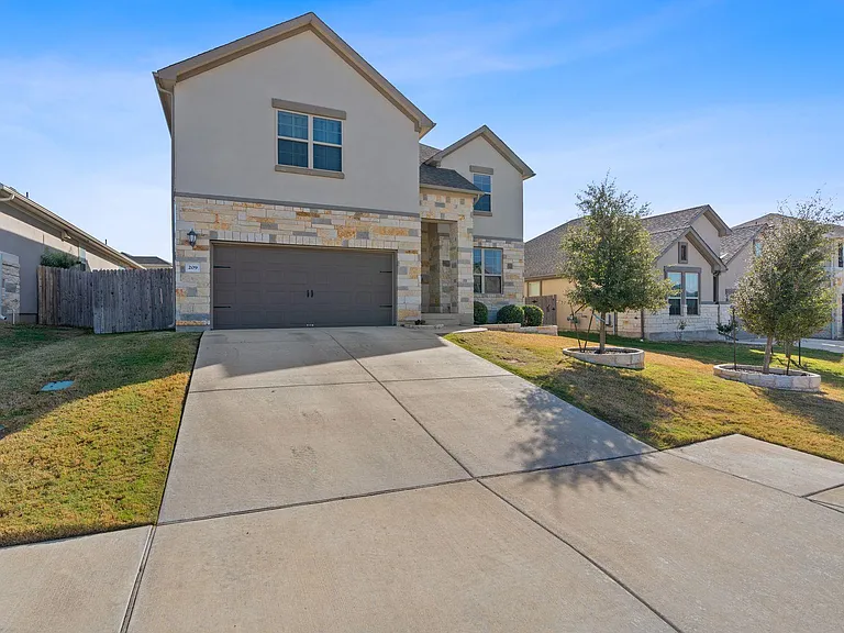 209 Birkshire Dr — Photo 33