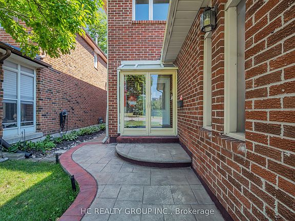 3rd image of 17 Pugsley Ave