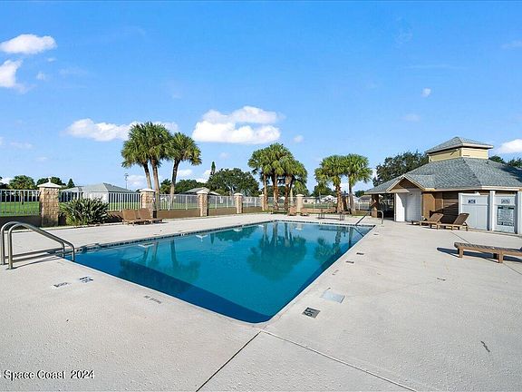 2nd image of 6996 Hammock Trace Dr