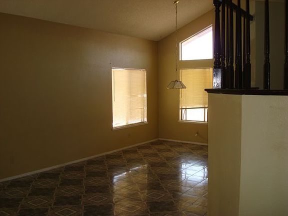 4th image of 26183 Ferndale Ct