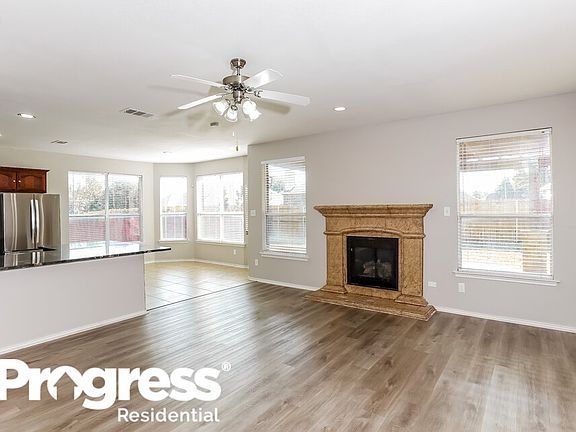 4th image of 53 Lucas Ln