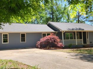 6277 Oak Ridge Dr, Flowery Branch, GA 30542