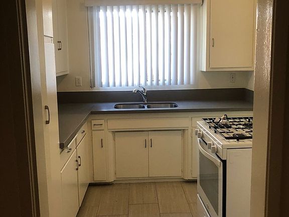 4th image of 1224 N Crescent Heights Blvd #5