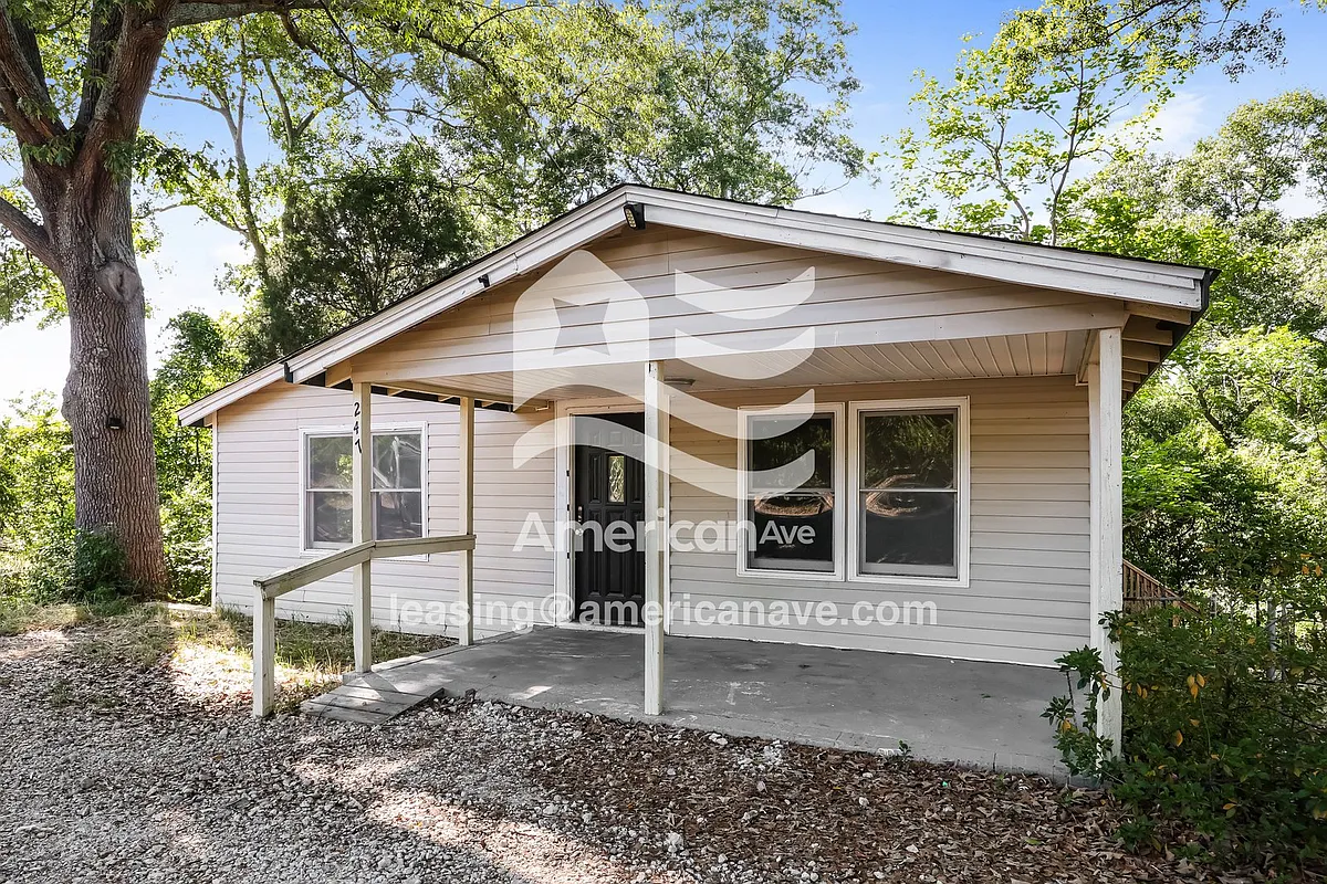 12685_002_front_view_2.jpg - 247 Hillvale St