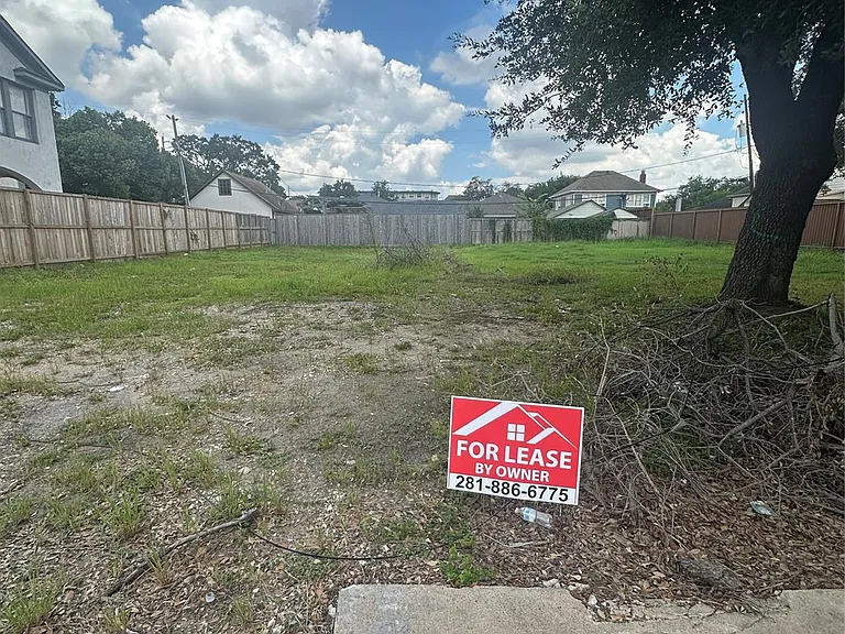 1648 Richmond Ave — Photo 5