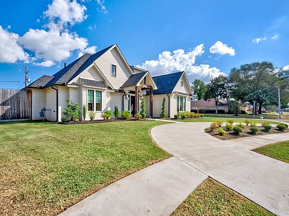 2nd image of 2213 Patricia Ln