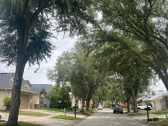 4th image of 6934 Jamestown Manor Dr