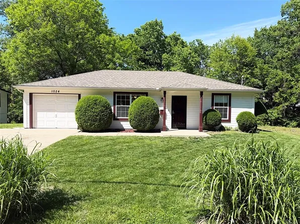 1024 E Gudgell Ave, Independence, MO 64055