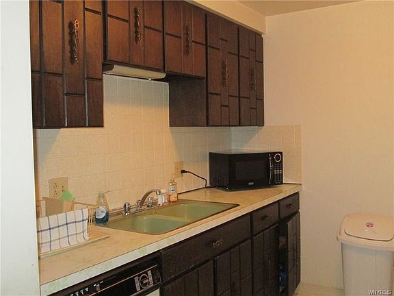 4th image of 30 Oakbrook Dr APT 5