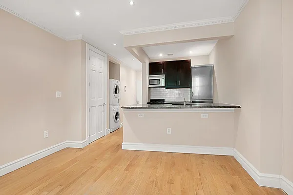 Rented by Cooper & Cooper Real Estate | media 4