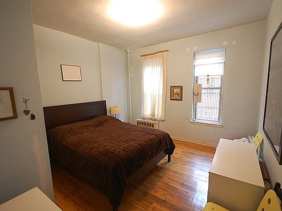 3rd image of 21 E 108th St APT 4d