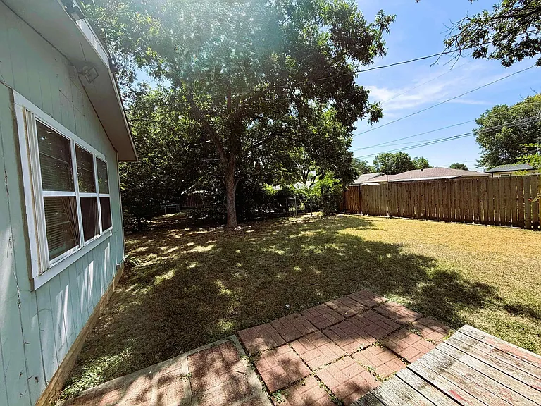 2951 Moffett Ave — Photo 23