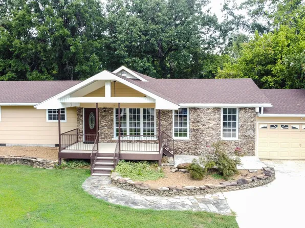 1146 Lakeside Cir, Hixson, TN 37343