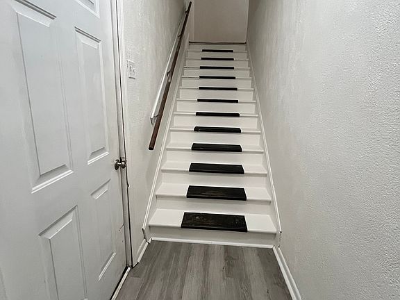 2nd image of 718 Virginia Ave #2