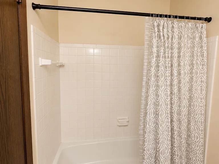 Full bath shower/tub combo